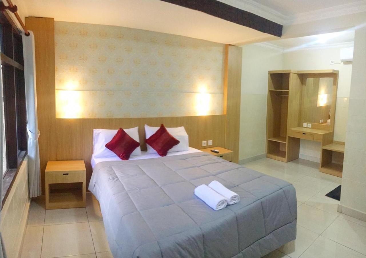 Dewa Bharata Bungalows Legian Exterior photo